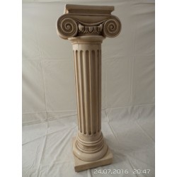 Columna decorativa de yeso
