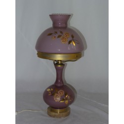 Lámpara de cristal y metal, color rosado decorado